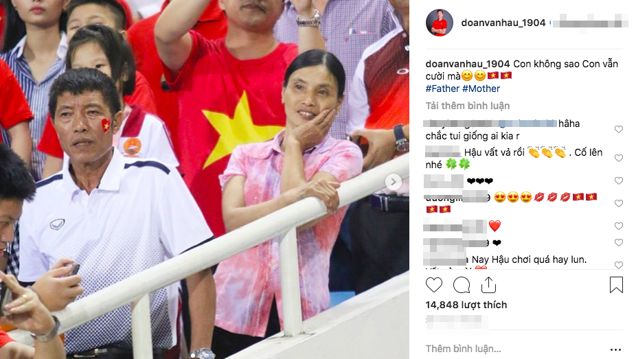 
Em út của đội tuyển Việt Nam đăng tải ảnh bố mẹ và caption tình cảm - Ảnh: Chụp màn hình