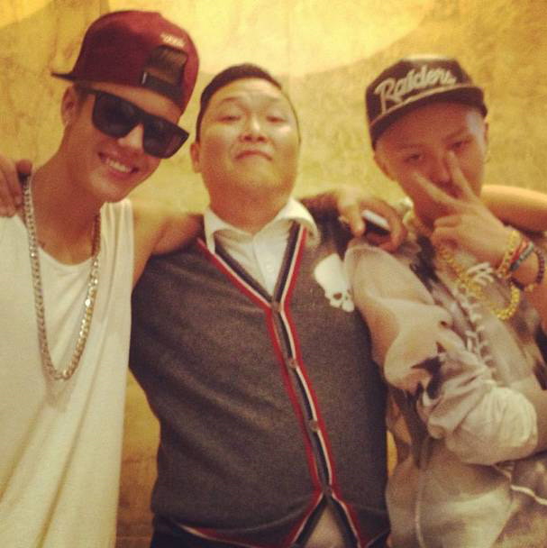 
Justin Bieber, PSY và G-Dragon còn từng chụp hình chung.