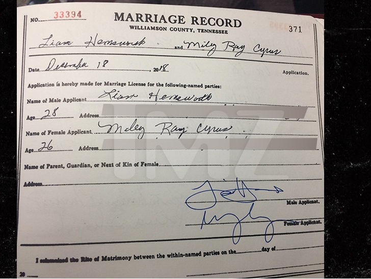 
Giấy đăng ký kết hôn của cặp đôi được công khai.