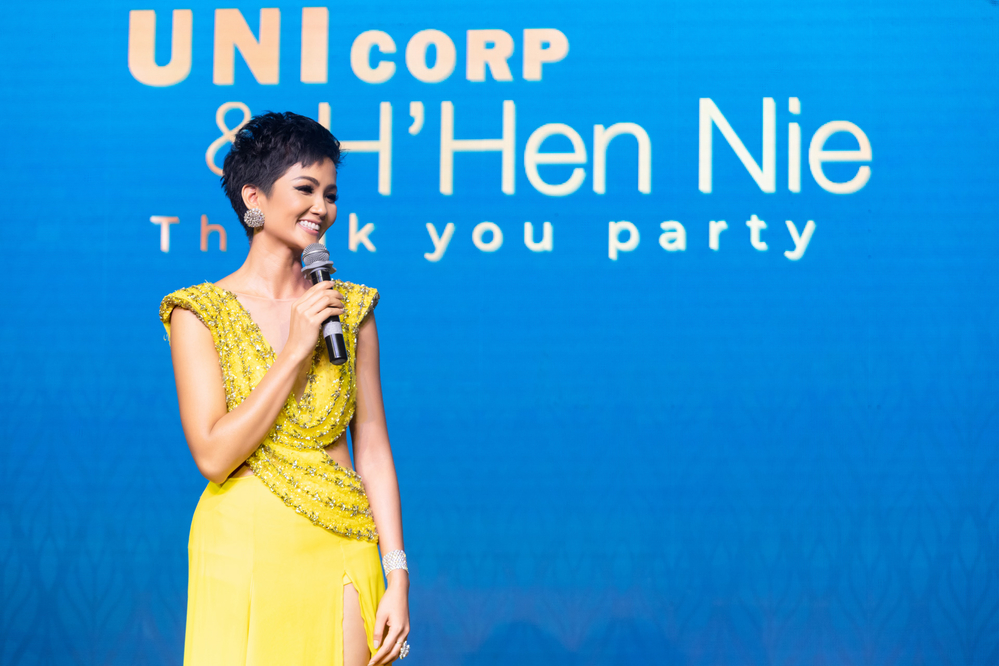 Top 5 Miss Universe 2018 - H'Hen Niê tái hiện lại màn hất váy đỉnh cao trong tiệc tri ân - Tin sao Viet - Tin tuc sao Viet - Scandal sao Viet - Tin tuc cua Sao - Tin cua Sao