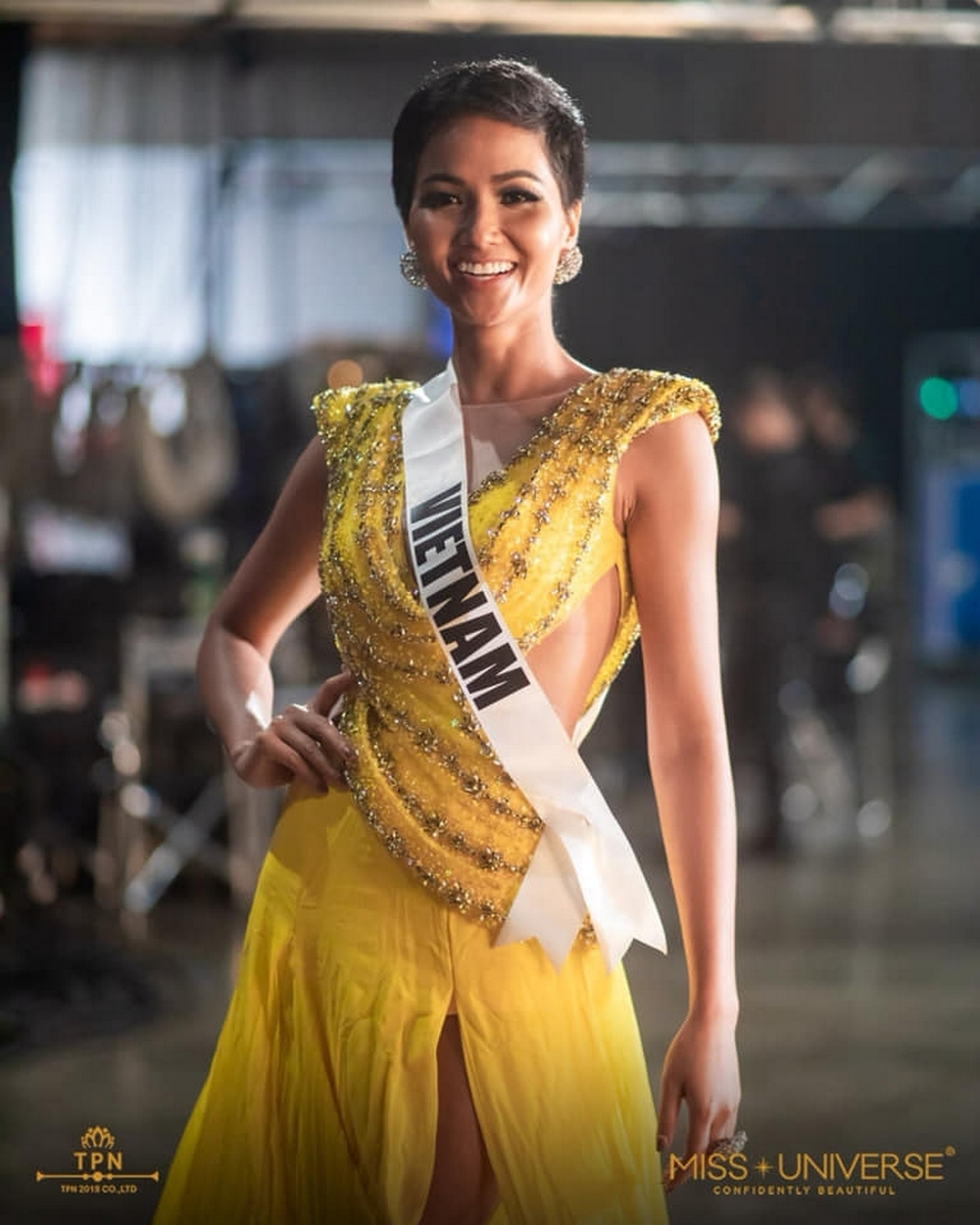 Trước thềm chung kết Miss Universe, H’Hen Niê tiết lộ danh tính vị cứu tinh thân thiết - Tin sao Viet - Tin tuc sao Viet - Scandal sao Viet - Tin tuc cua Sao - Tin cua Sao