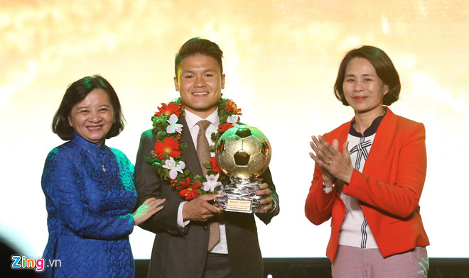 
Nguyễn Quang Hải là chủ nhân của danh hiệu Quả bóng vàng Việt Nam 2018.