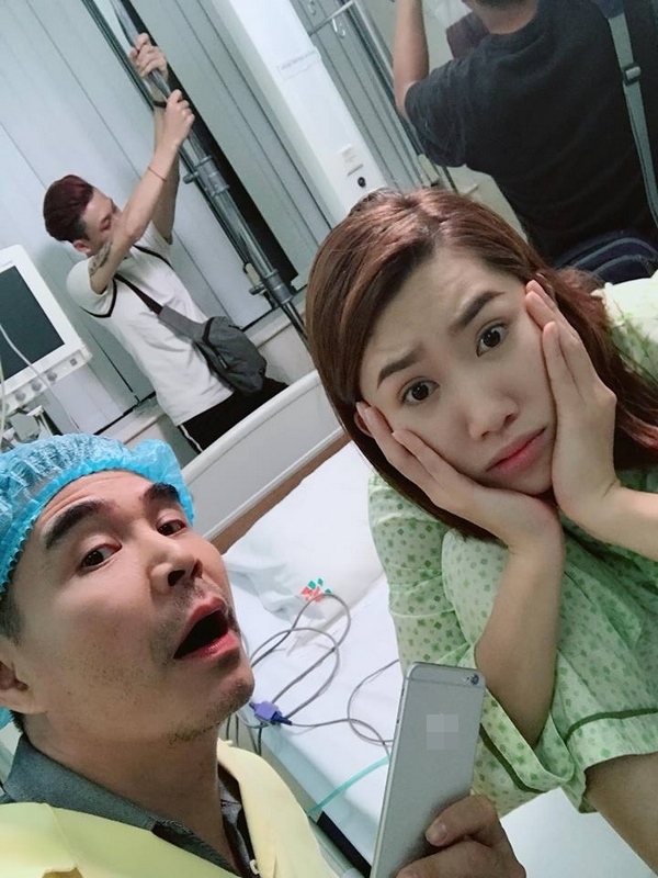
Hình ảnh Hân và Kiệt trong bệnh viện.
