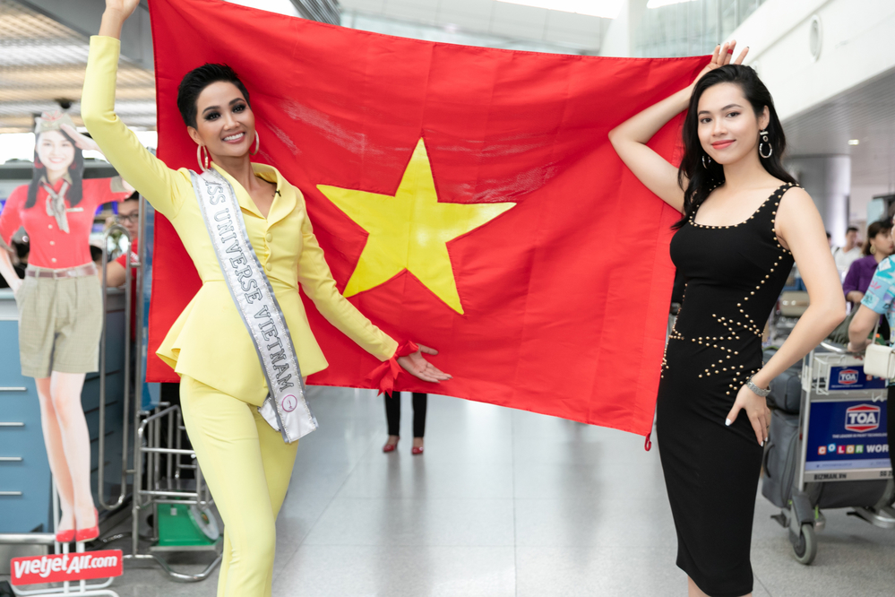 Khám phá hành trang hơn 150 kg Hoa hậu H'Hen Niê mang đến Miss Universe 2018
