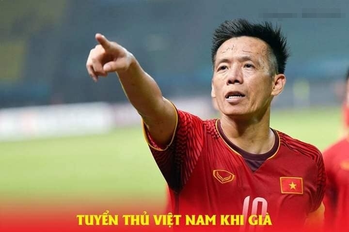 
Văn Quyết, một trong những ngôi sao sáng của đội tuyển quốc gia Việt Nam cho đến bây giờ vẫn luôn được người hâm mộ nhớ đến với lòng mến mộ sâu sắc