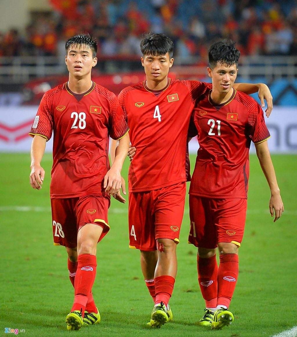 
Sơ đồ 3-4-3 với lối chơi "biết mình biết ta" của đội tuyển Việt Nam đòi hỏi phong độ rất cao của bộ 3 cầu thủ thi đấu ở vị trí trung vệ.
