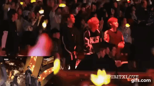 Đều là vedette ở lễ trao giải, phản ứng của các idol trước sân khấu của BTS - BIGBANG lại khác hẳn