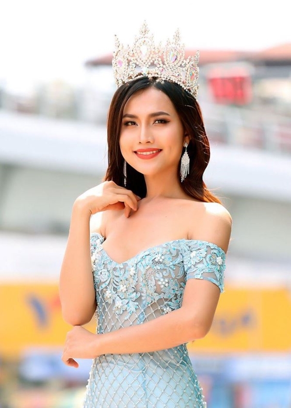 
Hoài Sa là Hoa hậu Chuyển giới đầu tiên của Việt Nam.