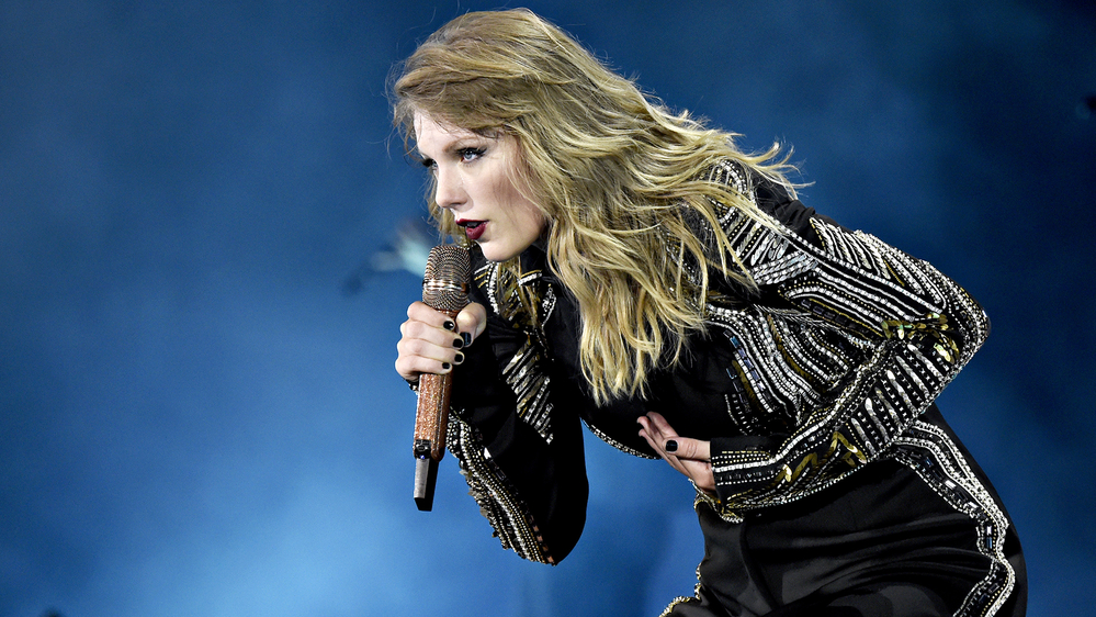 Đẳng cấp Taylor Swift: Làm concert mà dùng công nghệ tinh vi như phim hành động Hollywood!