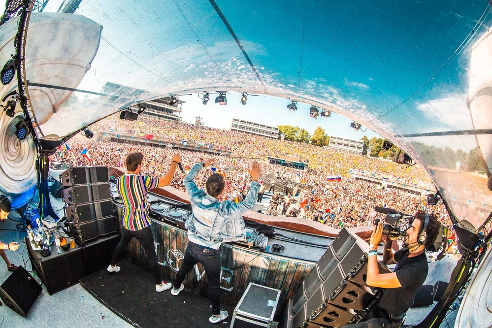 
Tại DJMag Official Party, khán giả sẽ được "quẩy" hết mình với bộ đôi Lucas & Steve.