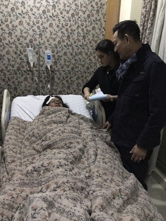 
Đại sứ Việt Nam tại Ai Cập tới thăm hỏi các nạn nhân tại bệnh viện 