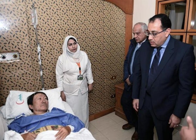 
Thủ tướng Ai Cập cũng tới bệnh viện để chia buồn với các nạn nhân Việt Nam 