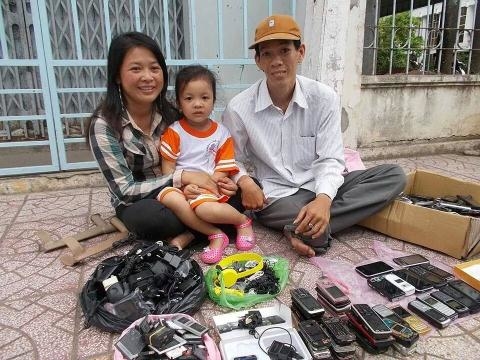 
Hình ảnh vợ con anh Thuận - Ảnh: NVCC
