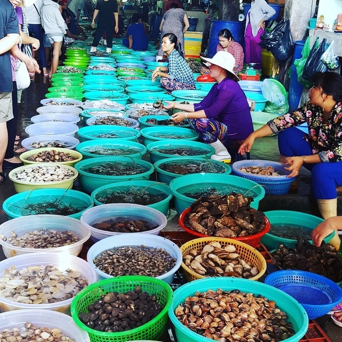  
Chợ hải sản này là địa điểm quen thuộc của nhiều người.