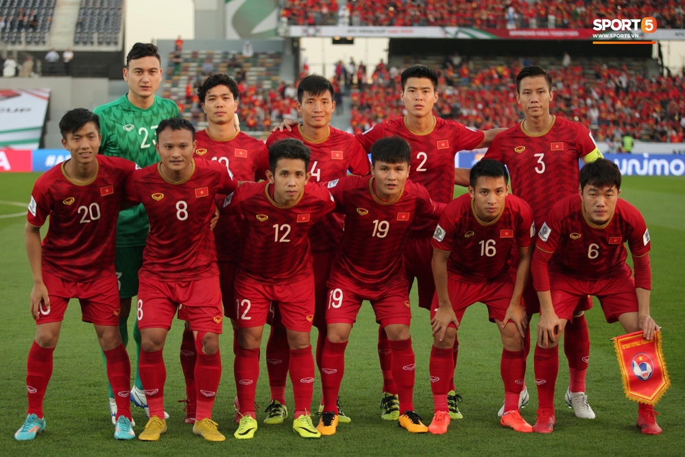 
Đặng Văn Lâm và các đồng đội có khởi đầu không mấy suôn sẻ tại Asian Cup 2019.  - Tin sao Viet - Tin tuc sao Viet - Scandal sao Viet - Tin tuc cua Sao - Tin cua Sao