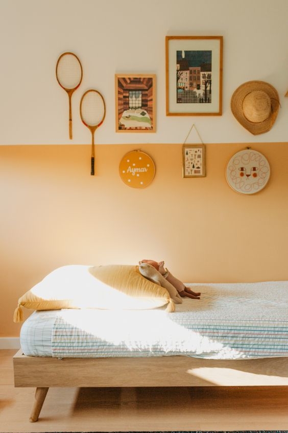 
Hiệu ứng từ sắc cam sẽ mang đến cho phòng ngủ của bạn nguồn năng lượng dồi dào.