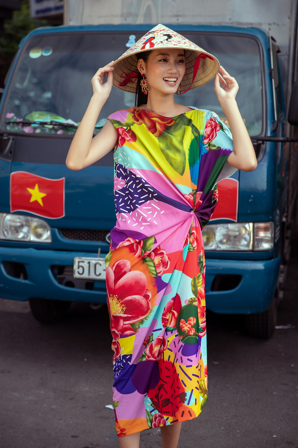 Á quân The Face 2018 diện váy áo rực rỡ sắc xuân của NTK Vũ Ngọc&Son