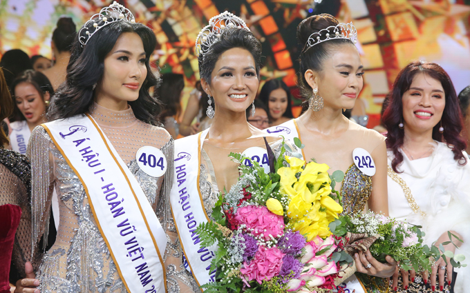 Đúng 1 năm đăng quang Hoa hậu Hoàn vũ Việt Nam, H'Hen Niê hé lộ nhiều sự thật chẳng ai ngờ - Tin sao Viet - Tin tuc sao Viet - Scandal sao Viet - Tin tuc cua Sao - Tin cua Sao