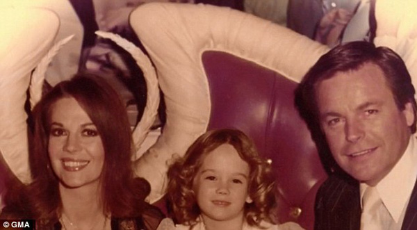 
Natalie Wood cùng chồng Robert Wagner và con gái Natasha.