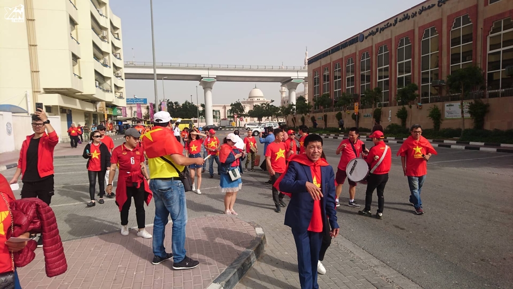 Các cổ động viên Việt Nam đã có mặt tại Dubai sau hành trình bay hơn 7 tiếng đồng hồ