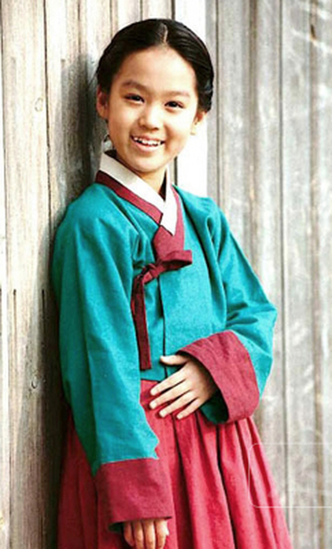 
Kim Hee Jung thời mới debut cách đây 17 năm...