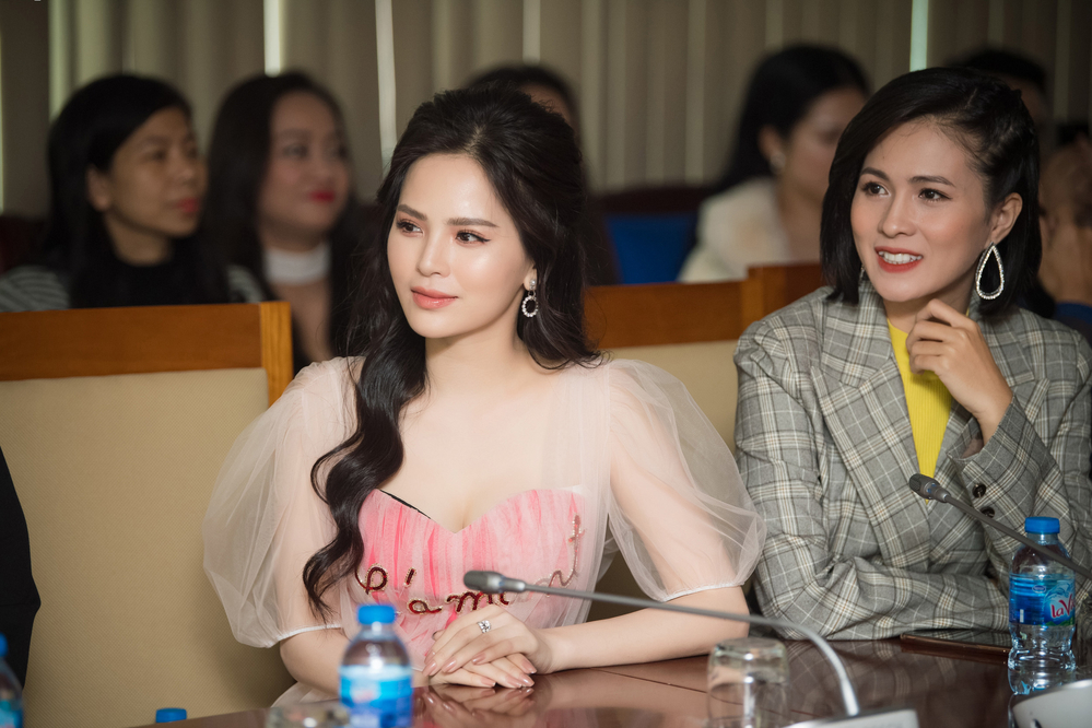 
Phi Huyền Trang và Thuỳ Trang trong phim "Bến bờ yêu thương".