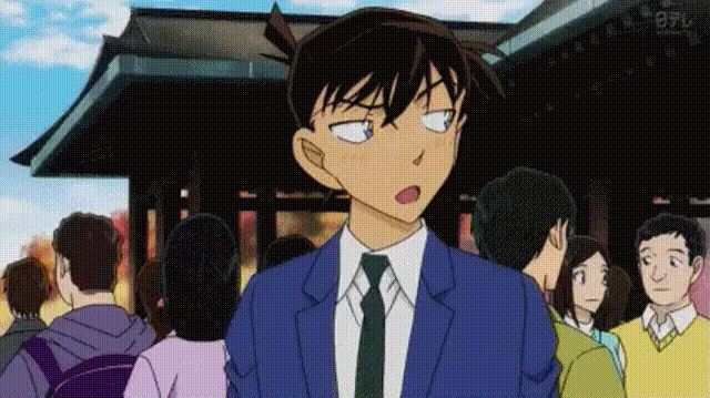 
Ran lấy hết can đảm, trao nụ hôn... má cho Shinichi trước mặt "quan khách", bè bạn.