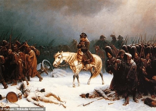 
Hoàng đế Pháp Napoleon phải rút quân sau thất bại muối mặt ở Moscow.