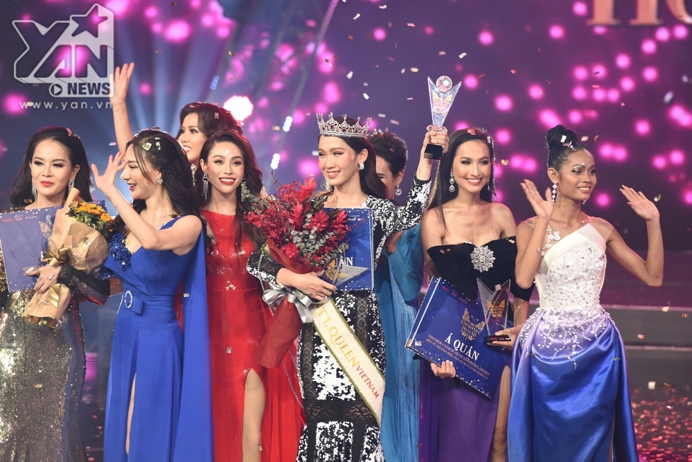 
Ngoài nhan sắc nổi bật, chiều cao ấn tượng mà phần thi thuyết trình về dự án xã hội đã khiến Nhật Hà chạm được đến của dàn BGK và đăng quang cuộc thi The Tiffany Vietnam​ 2018. 