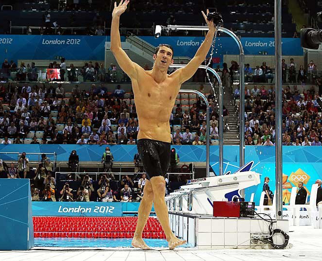 
Nói về sự chênh lệch về tỷ lệ cơ thể thì không ai qua được Michael Phelps. Nhà vô địch bơi lội Olympic cao đến 1.93m nhưng sở hữu cặp chân ngắn và phần thân trên dài. Đặc biệt sải tay của anh dài đến 2.01m.