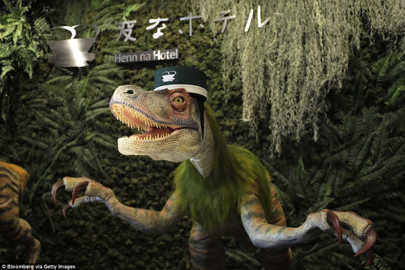 
Robot khủng long chào đón khách là thương hiệu một thời của khách sạn Henn na