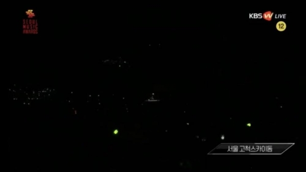 
NCT cho rằng chính ARMY đã "cầm đầu" thực hiện biển đen im lặng cho NCT trong suốt 10 phút nhóm trình diễn.