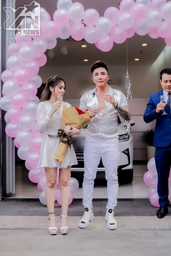 HOT: Trọn vẹn khoảnh khắc hạnh phúc của Lâm Chấn Khang và bạn gái trong ngày cầu hôn