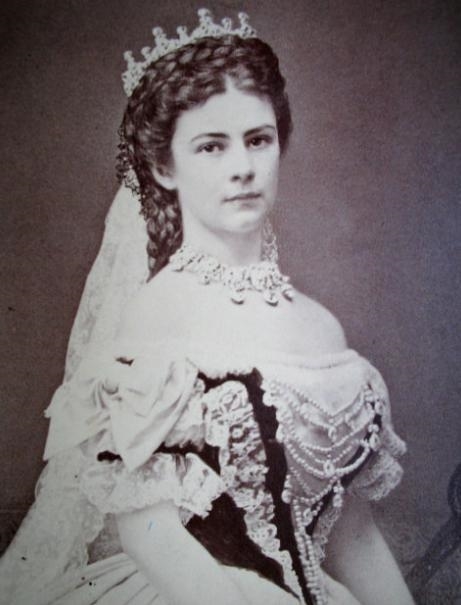 
Nữ hoàng Đế quốc Áo - Hung Elisabeth mang vẻ đẹp chinh phục toàn bộ châu Âu.