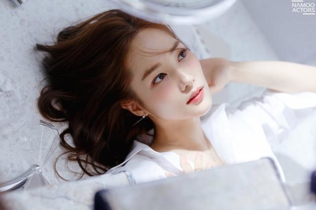 
Nói không ngoa khi netizen khen ngợi Park Min Young là nữ diễn viên đẹp nhất nhì xứ kim chi.
