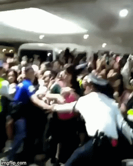 Đêm kinh hoàng tại Philippines: Sân bay thất thủ, các thành viên BLACKPINK bị fan phân biệt đối xử