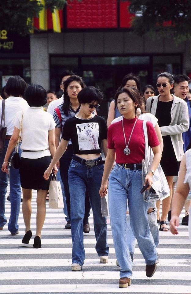 
Hàn Quốc đem lại những "mốt" thời trang đẹp từ những năm 90 cho đến cả hiện tại.