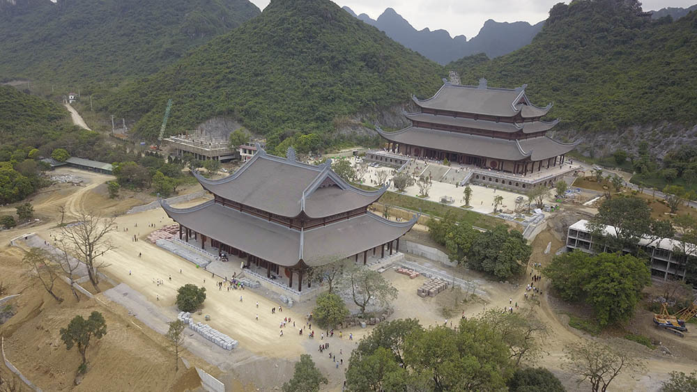 Biển người đổ về chùa Tam Chúc - ngôi chùa lớn nhất thế giới trong ngày khai hội