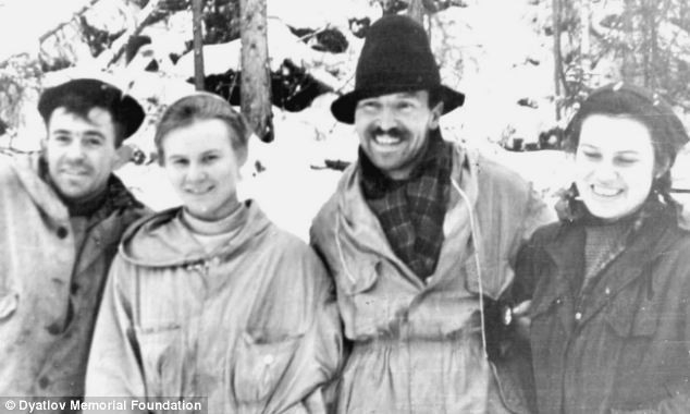 
(Từ trái sang phải) Nicolai Thibeaux-Brignolle, Luda Dubinina, SemyonZolotarev và Zina Kolmogorova đều bị  đóng băng đến chết ở dãy núi Ural.