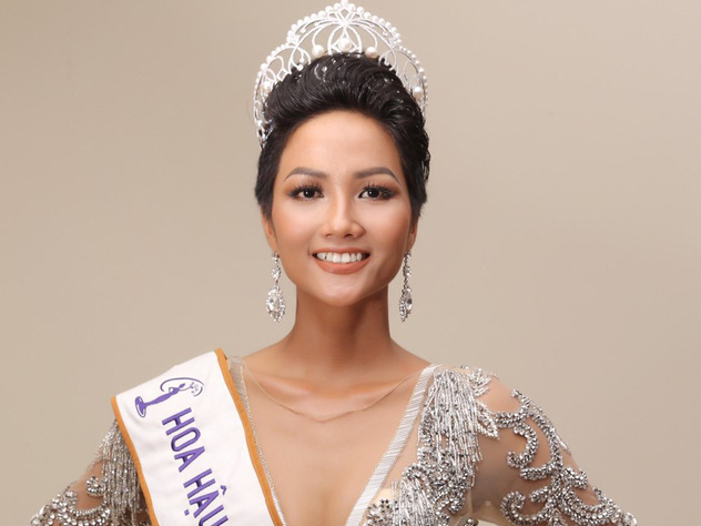 
Lần đầu tiên, Việt Nam được ghi danh ở ngôi vị trí Top 5 Miss Universe với cái tên H'Hen Niê. - Tin sao Viet - Tin tuc sao Viet - Scandal sao Viet - Tin tuc cua Sao - Tin cua Sao