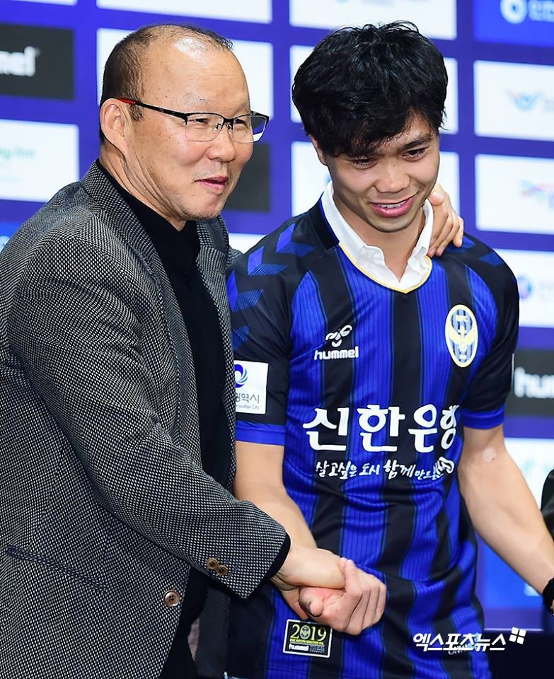 
HLV Park Hang Seo có mặt tại buổi ra mắt đội bóng mới của Công Phượng.