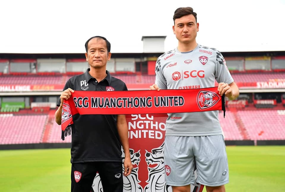Chuyển sang Muangthong United, Đặng Văn Lâm trở thành thủ môn đắt giá nhất lịch sử Thai League