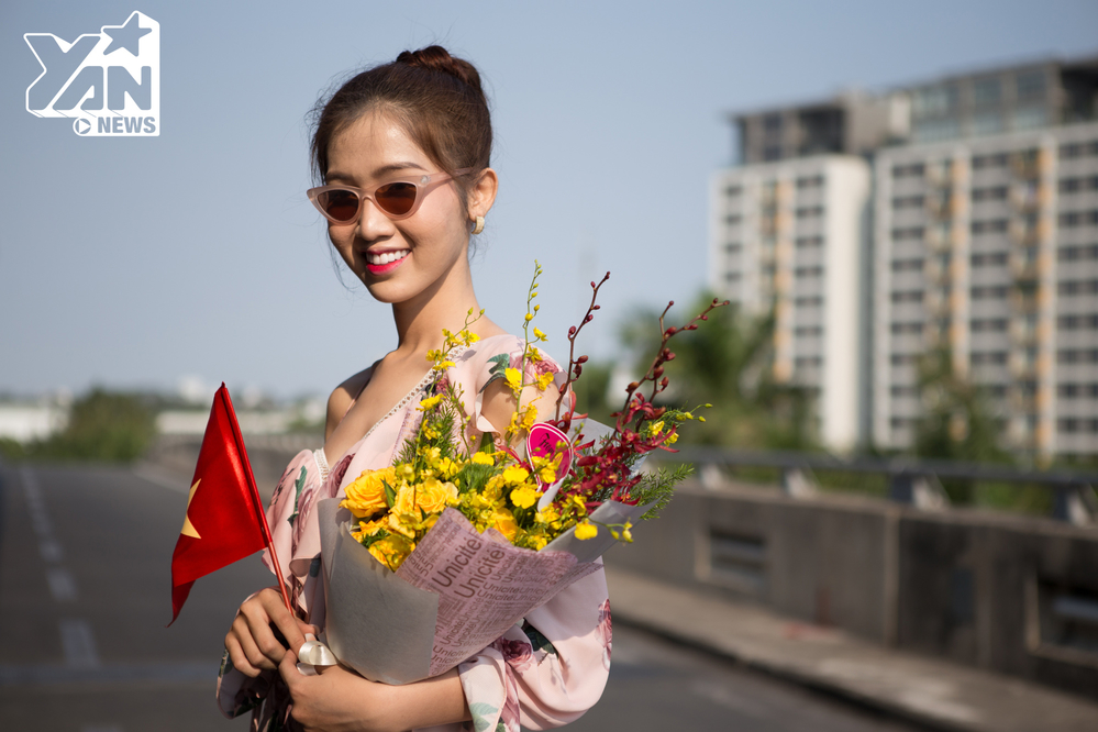 
Sau khoảng thời gian miệt mài tập luyện, Quán quân The Tiffany Việt Nam khiến người hâm mộ tin tưởng cô sẽ làm nên chuyện ở nước bạn Thái Lan khi xuất hiện với thần thái rạng rỡ và tự tin hơn bao giờ hết.