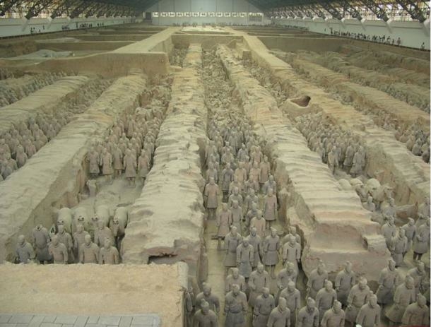 
Đội quân đất nung trong lăng mộ Tần Thủy Hoàng.