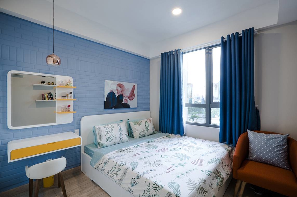 
Phòng ngủ của bố mẹ được phối màu một cách nhẹ nhàng 