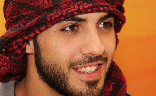 
Người đàn ông được cho là bị "khai trừ" khỏi Ả Rập Saudi vì "quá đẹp trai"