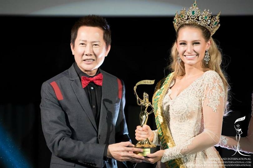 
Claire Elizabeth Parker đã bị tổ chức Miss Grand International thu hồi danh hiệu.​ - Tin sao Viet - Tin tuc sao Viet - Scandal sao Viet - Tin tuc cua Sao - Tin cua Sao