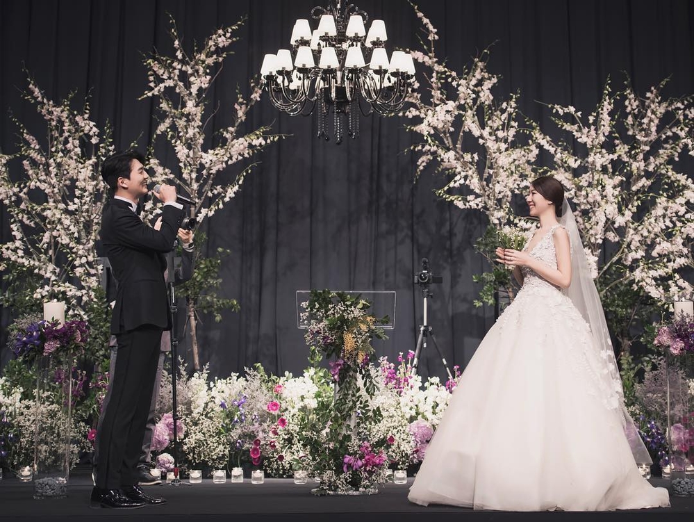 
Đám cưới đẹp tựa cổ tích của cặp đôi Lee Pil Mo và Seo Soo Yeon.