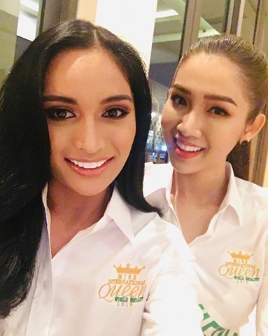 
Nhật Hà và Nicole Guevarra Flores đã nhanh chóng trở nên thân thiết trong cuộc thi. 2 cô gái này là những ứng cử viên sáng giá nhất cho chiếc vương miện Hoa hậu Chuyển giới Quốc tế năm nay.