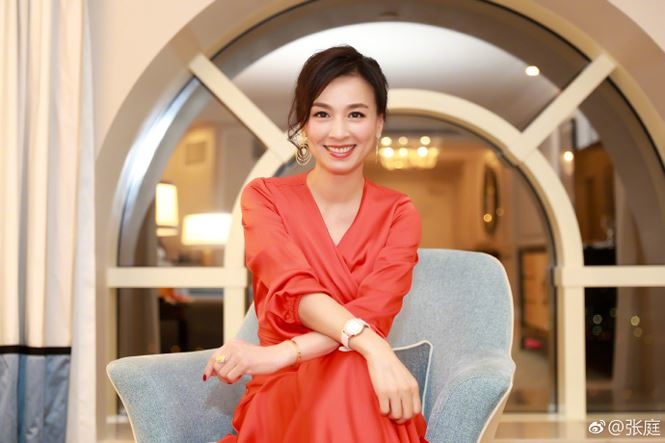  
Nữ diễn viên Trương Đình: “Xin chào 2019! Cảm ơn bạn vì tất cả những điều tốt đẹp sẽ đến”.